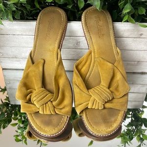 The Naida Half-Bow Sandal size 7.5